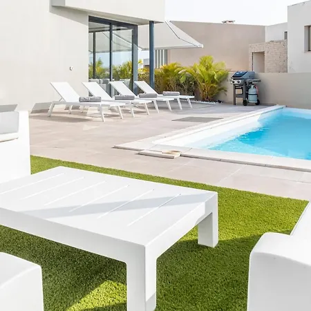 Alisios Golf Luxury Tenerifesummervillas Heated Pool アデヘ